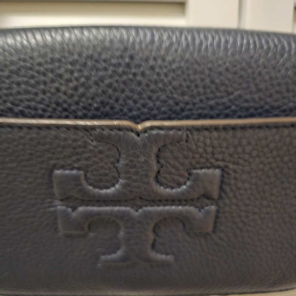 Tory Burch Bombe T Crossbody navy blue Leather Small Purse with dust bag & tag